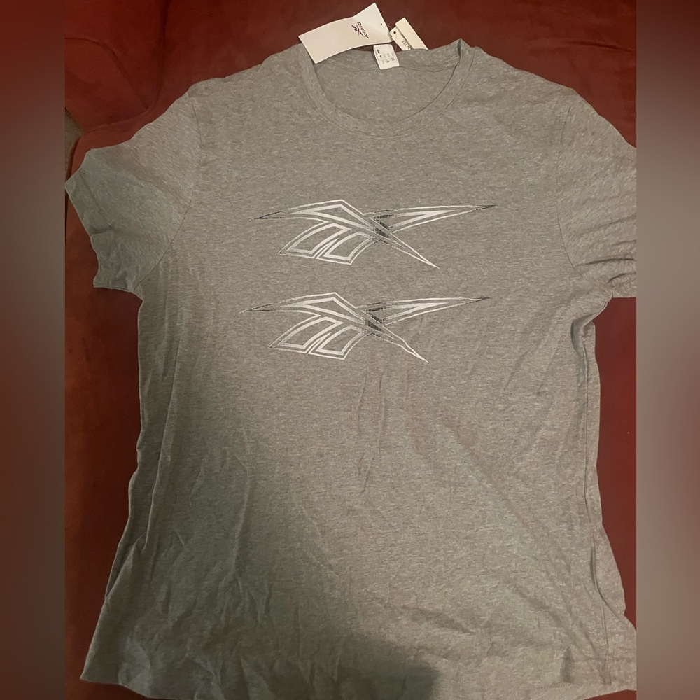 Reebok gray tee large
